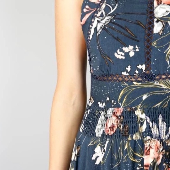 Gorgeous Open Back Maxi Dress - Picture 4 of 5